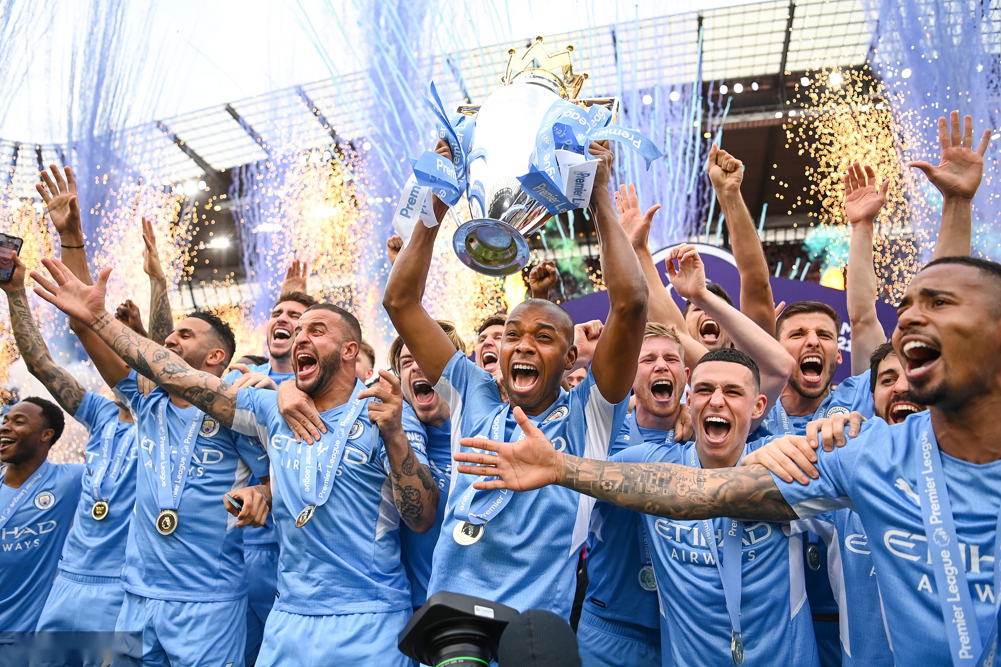 为观众和球 为观众和球